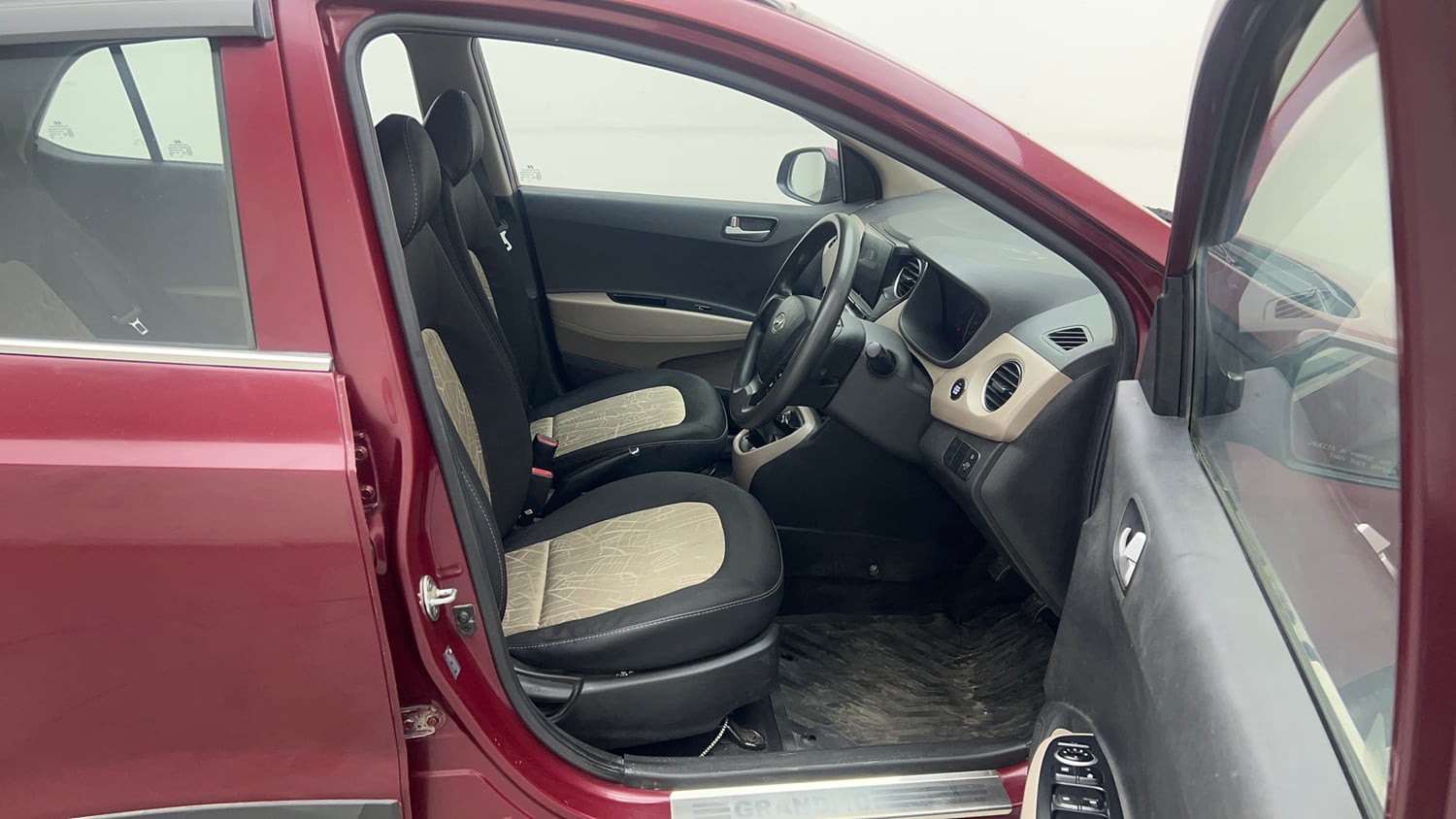 Used 2015 Hyundai Grand i10 Sportz 1.2 Kappa VTVT Petrol Manual interior RIGHT SIDE FRONT DOOR CABIN VIEW