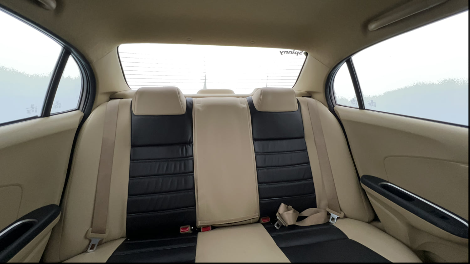 Used 2016 Honda Amaze 1.2 SX i-VTEC Petrol Manual interior REAR SEAT CONDITION VIEW