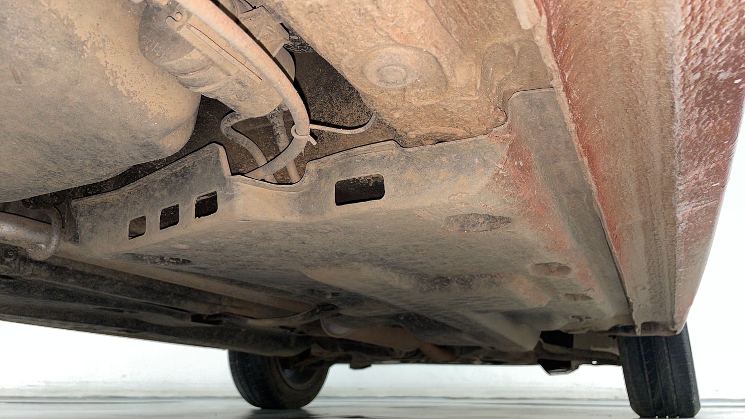 Used 2014 Volkswagen Polo Comfortline 1.2L (P) Petrol Manual extra REAR RIGHT UNDERBODY VIEW