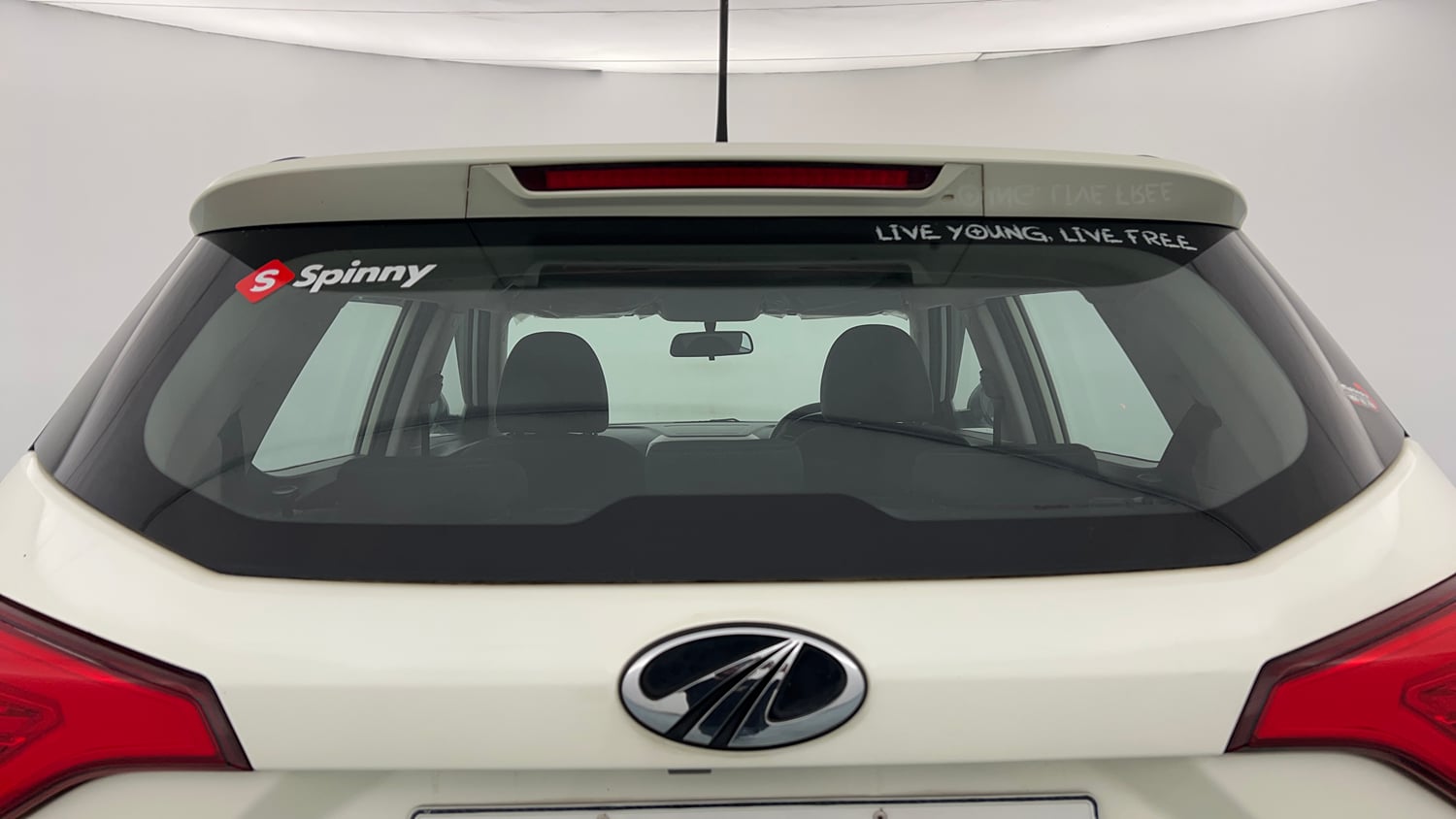 Used 2021 Mahindra XUV 300 W6 1.2 Petrol Petrol Manual exterior BACK WINDSHIELD VIEW