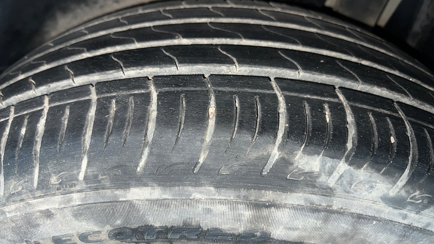Used 2023 Maruti Suzuki Brezza ZXi AT Petrol Automatic tyres LEFT REAR TYRE TREAD VIEW