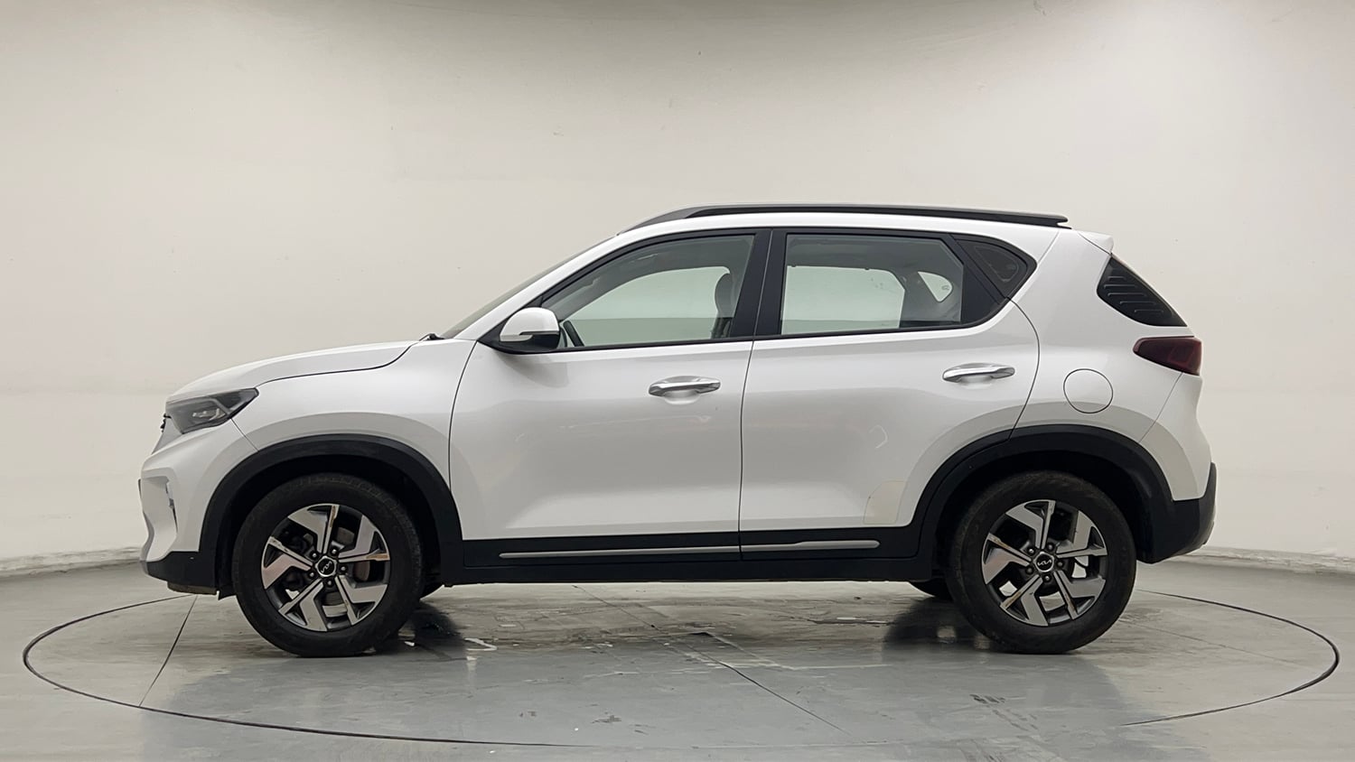 Used 2023 Kia Sonet HTX 1.5 Diesel Manual exterior LEFT SIDE VIEW