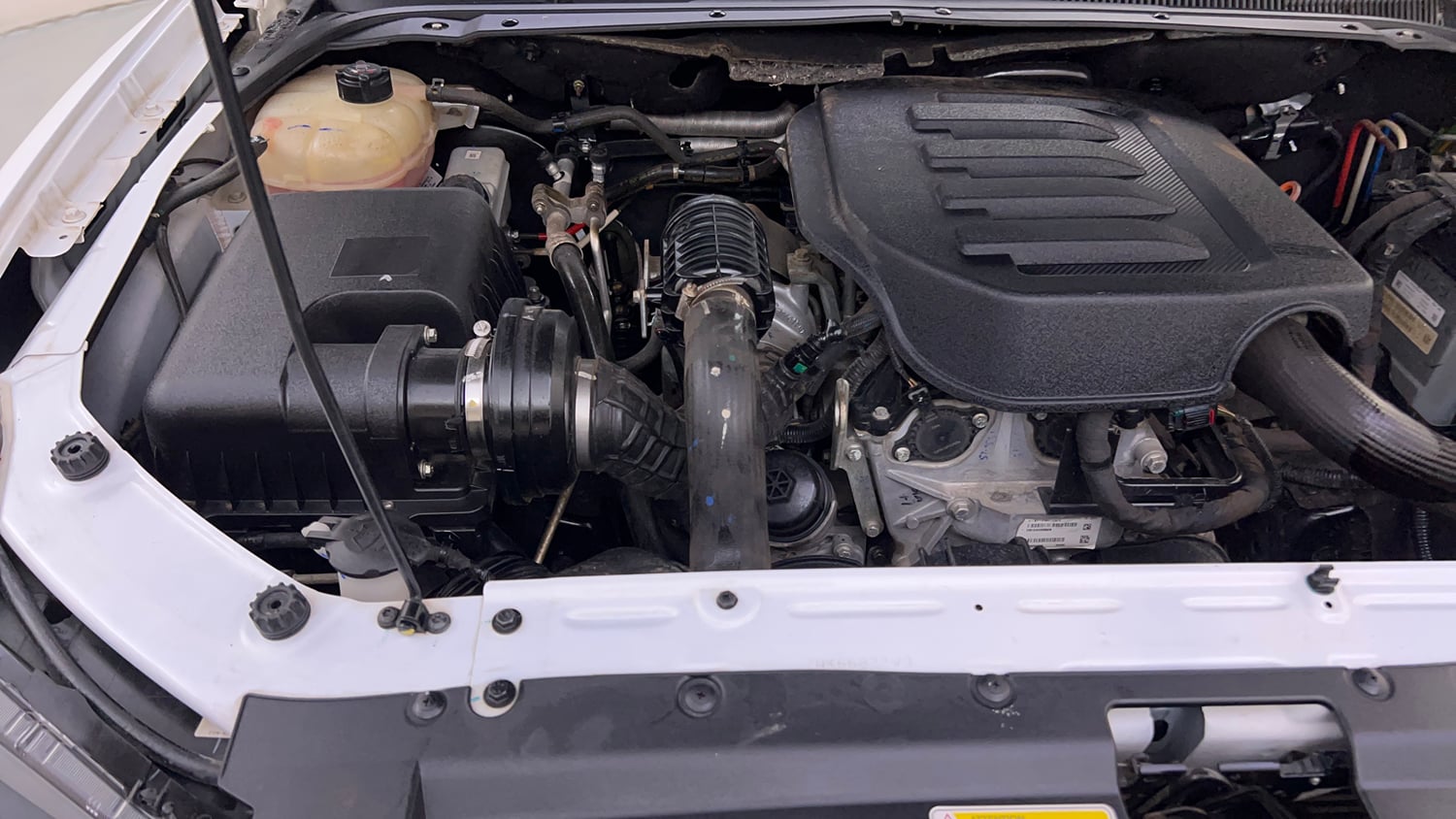 Used 2022 Mahindra Scorpio N Z8 L Petrol AT 6 STR Petrol Automatic engine ENGINE RIGHT SIDE VIEW