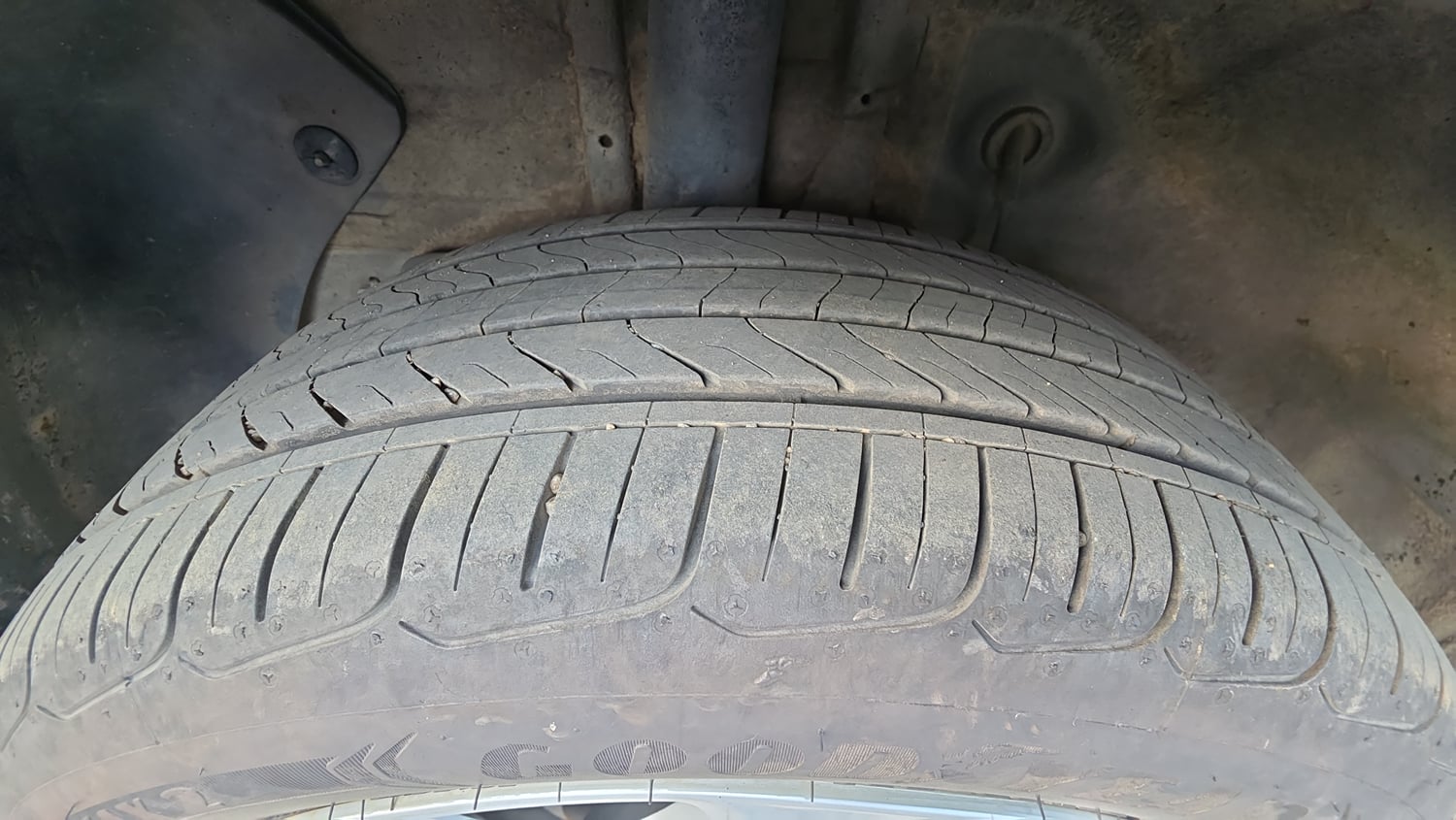Used 2017 Hyundai Elite i20 Asta 1.2 Petrol Manual tyres RIGHT REAR TYRE TREAD VIEW