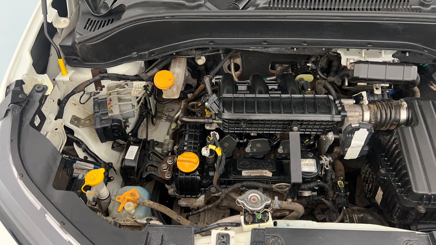 Used 2023 Tata Punch Pure MT Petrol Manual engine ENGINE RIGHT SIDE VIEW