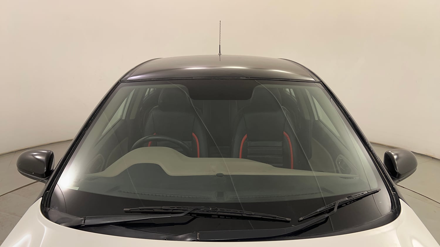 Used 2016 Hyundai Elite i20 Magna 1.2 Petrol Manual exterior FRONT WINDSHIELD VIEW