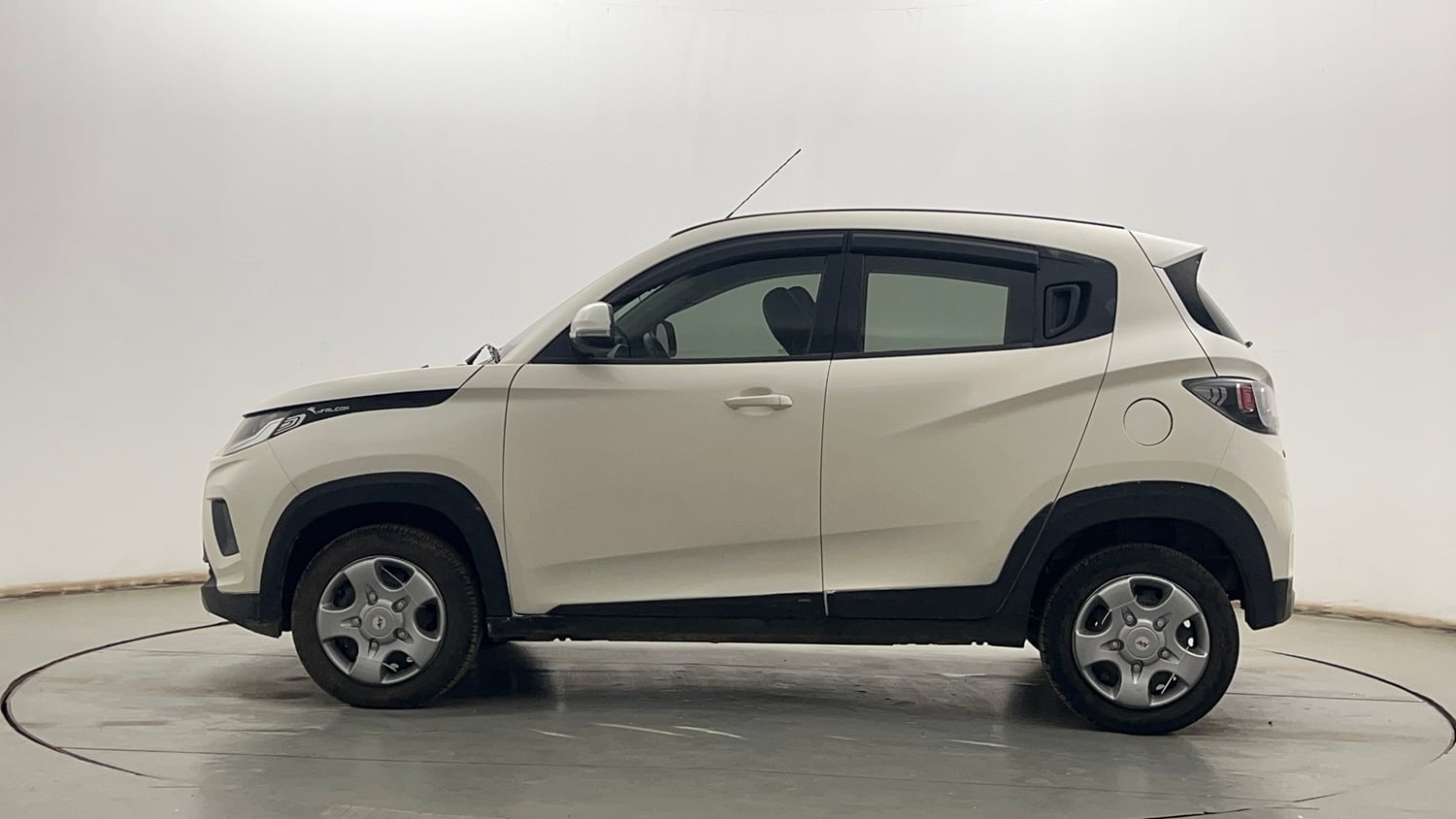 Used 2018 Mahindra KUV100 NXT K6 Plus 6 STR Petrol Manual exterior LEFT SIDE VIEW