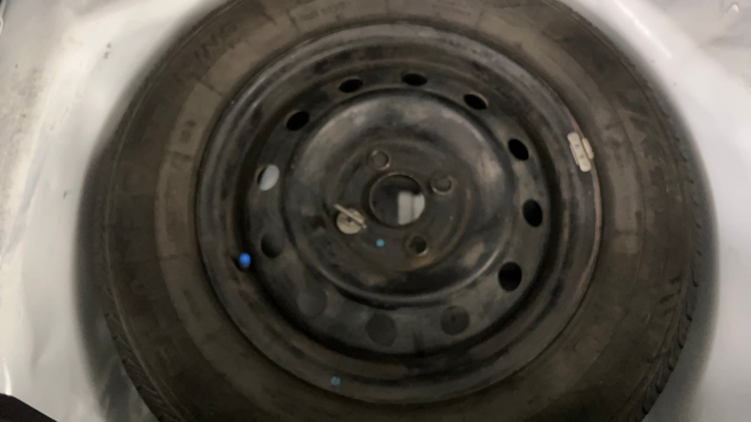 Used 2012 Maruti Suzuki Swift VXi Petrol Manual tyres SPARE TYRE VIEW