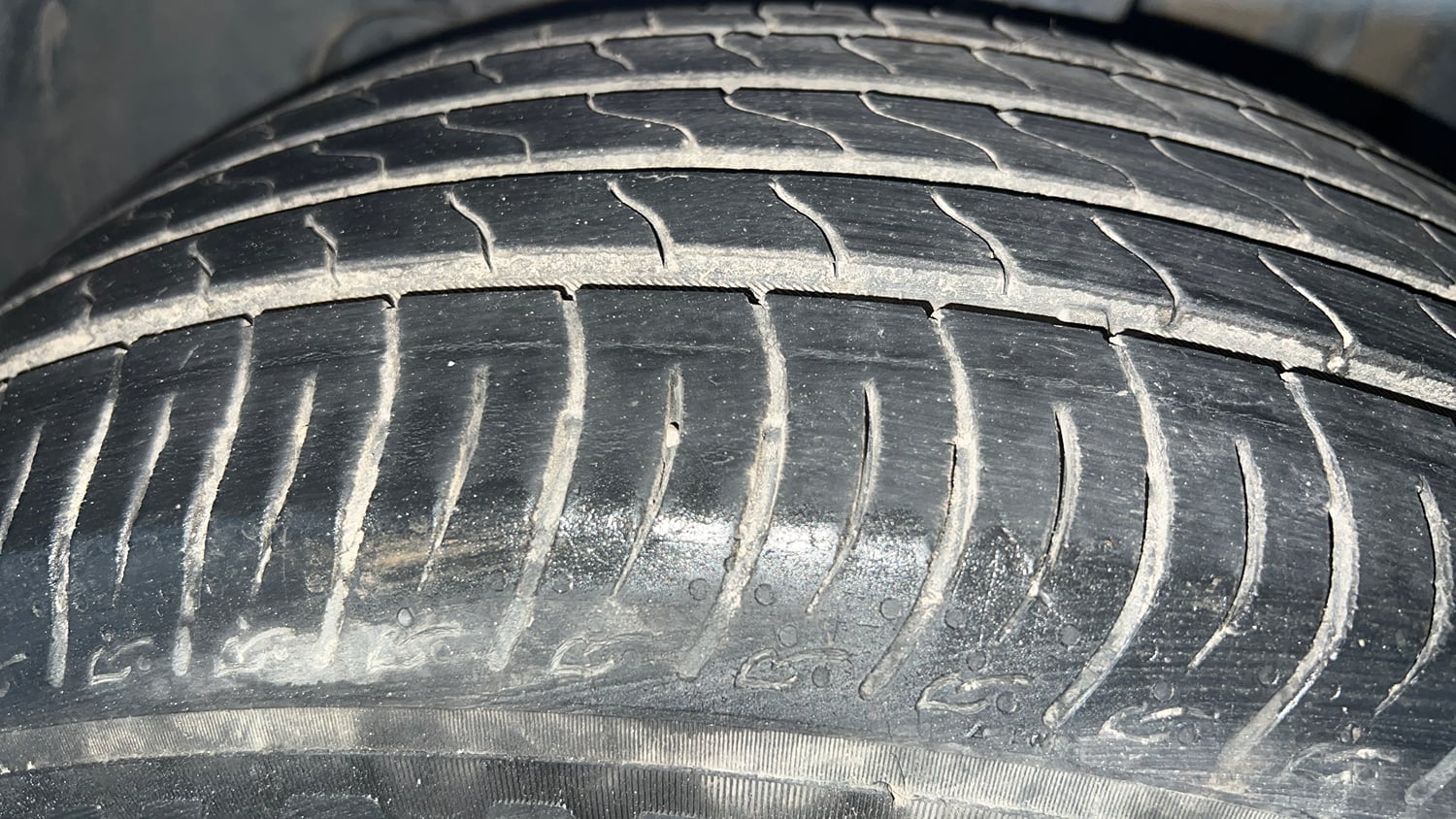 Used 2019 Tata Nexon XMA Diesel Diesel Automatic tyres LEFT FRONT TYRE TREAD VIEW
