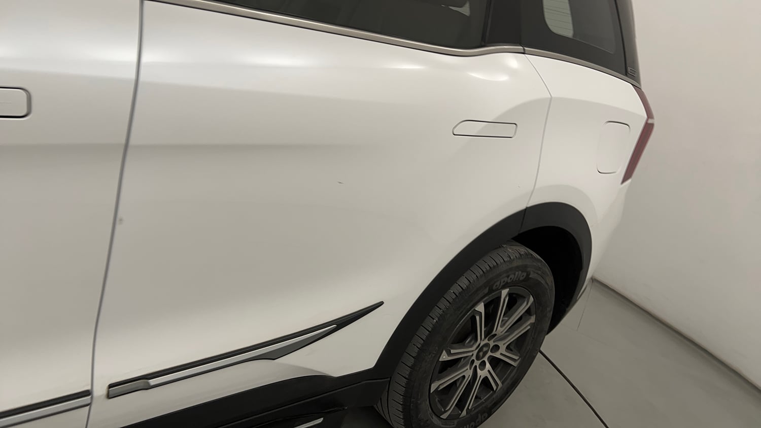 Used 2024 Mahindra XUV700 AX7 Diesel MT 7 STR Diesel Manual dents MINOR SCRATCH