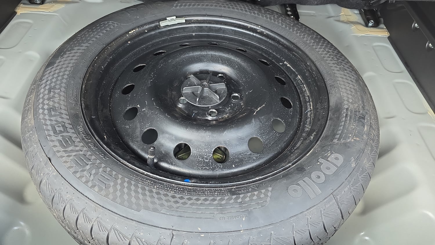 Used 2023 Maruti Suzuki Grand Vitara Zeta Smart Hybrid Petrol Manual tyres SPARE TYRE VIEW