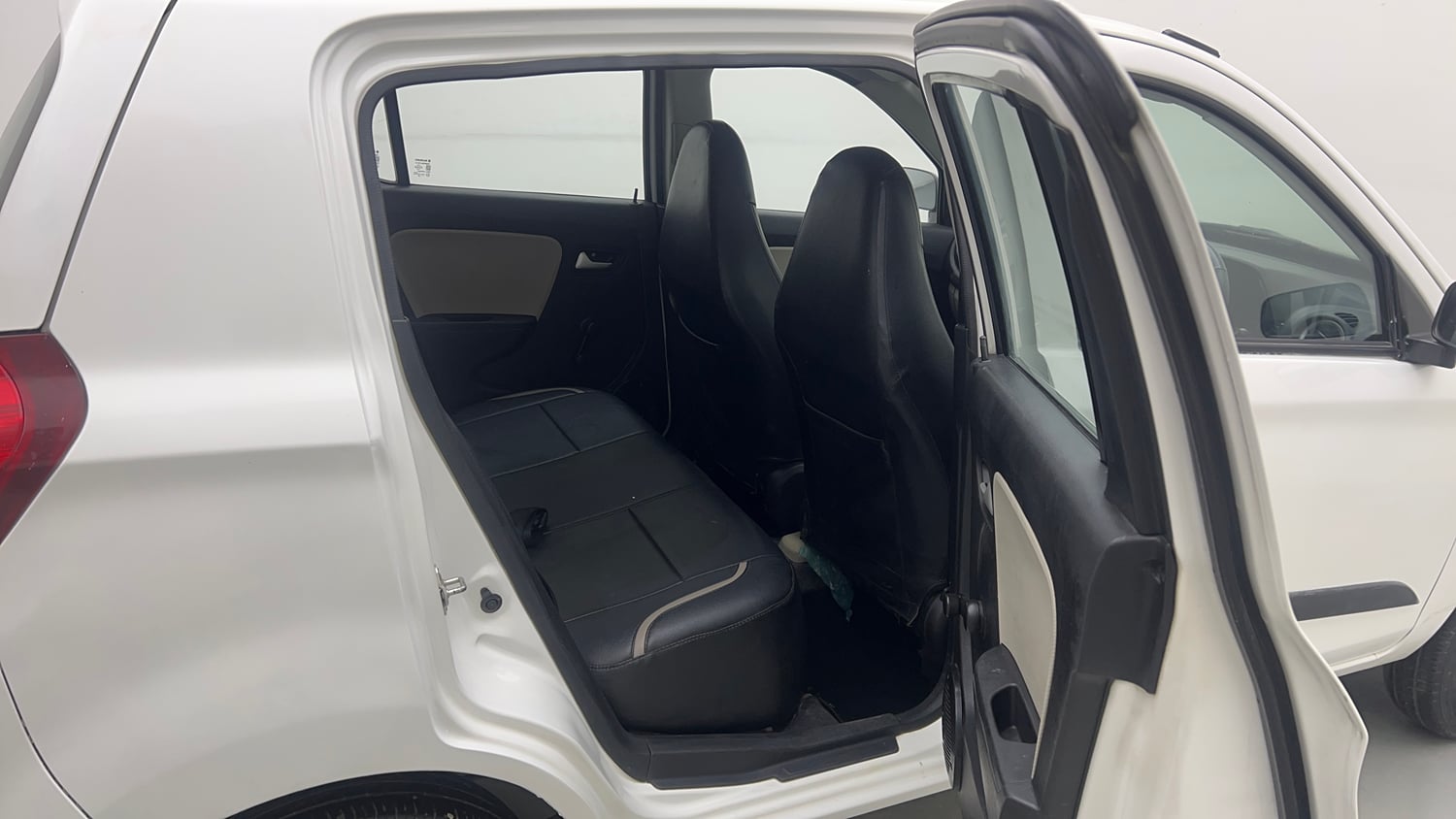 Used 2021 Maruti Suzuki Alto 800 LXi Petrol Manual interior RIGHT SIDE REAR DOOR CABIN VIEW