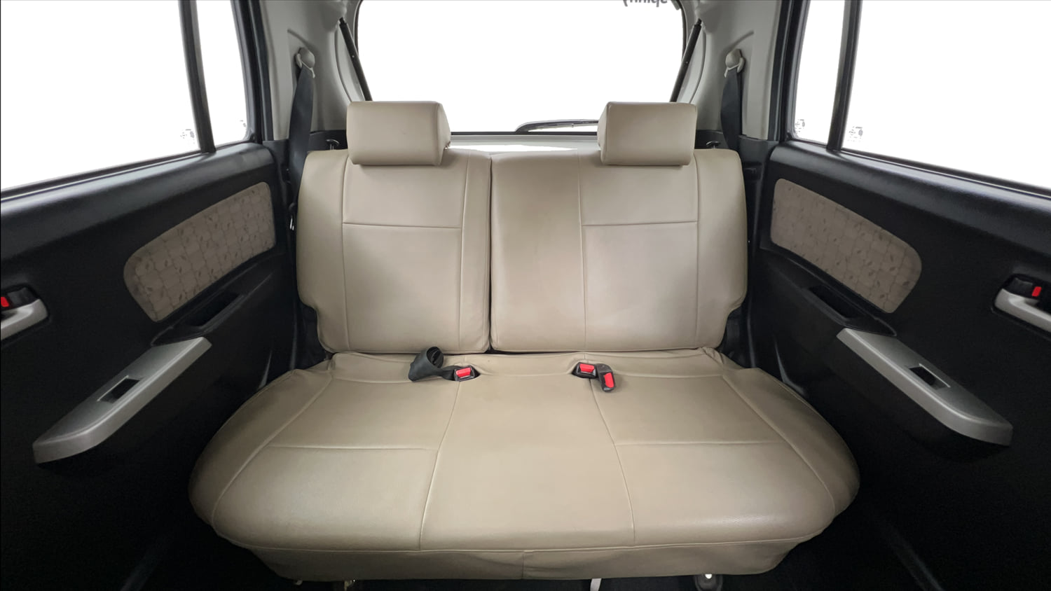 Used 2015 Maruti Suzuki Wagon R VXI Petrol Manual interior REAR SEAT CONDITION VIEW