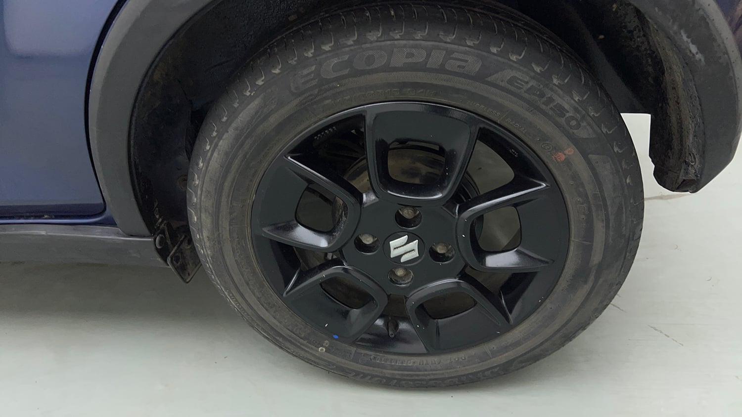 Used 2021 Maruti Suzuki Ignis Zeta 1.2 MT Petrol Manual tyres LEFT REAR TYRE RIM VIEW