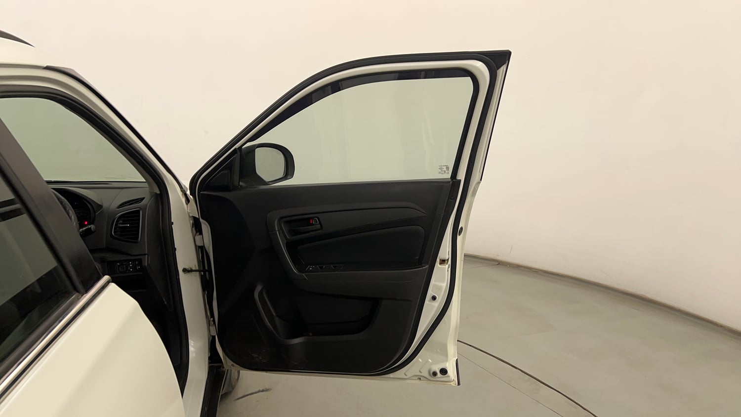 Used 2022 maruti-suzuki Vitara Brezza VXi Petrol Manual interior RIGHT FRONT DOOR OPEN VIEW