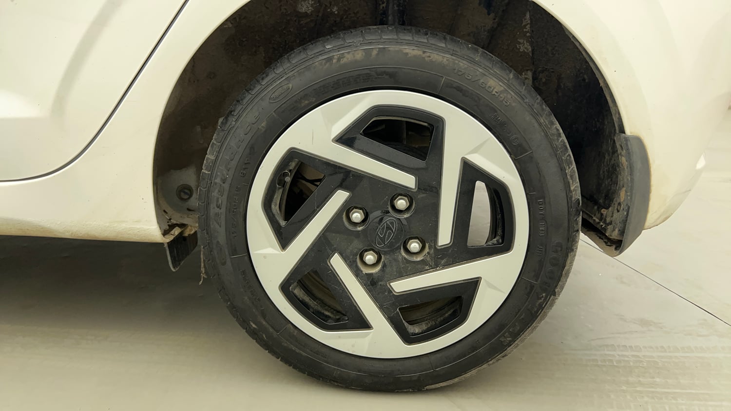 Used 2024 Hyundai Grand i10 Nios Sportz 1.2 Hy-CNG Duo Cng Manual tyres LEFT REAR TYRE RIM VIEW