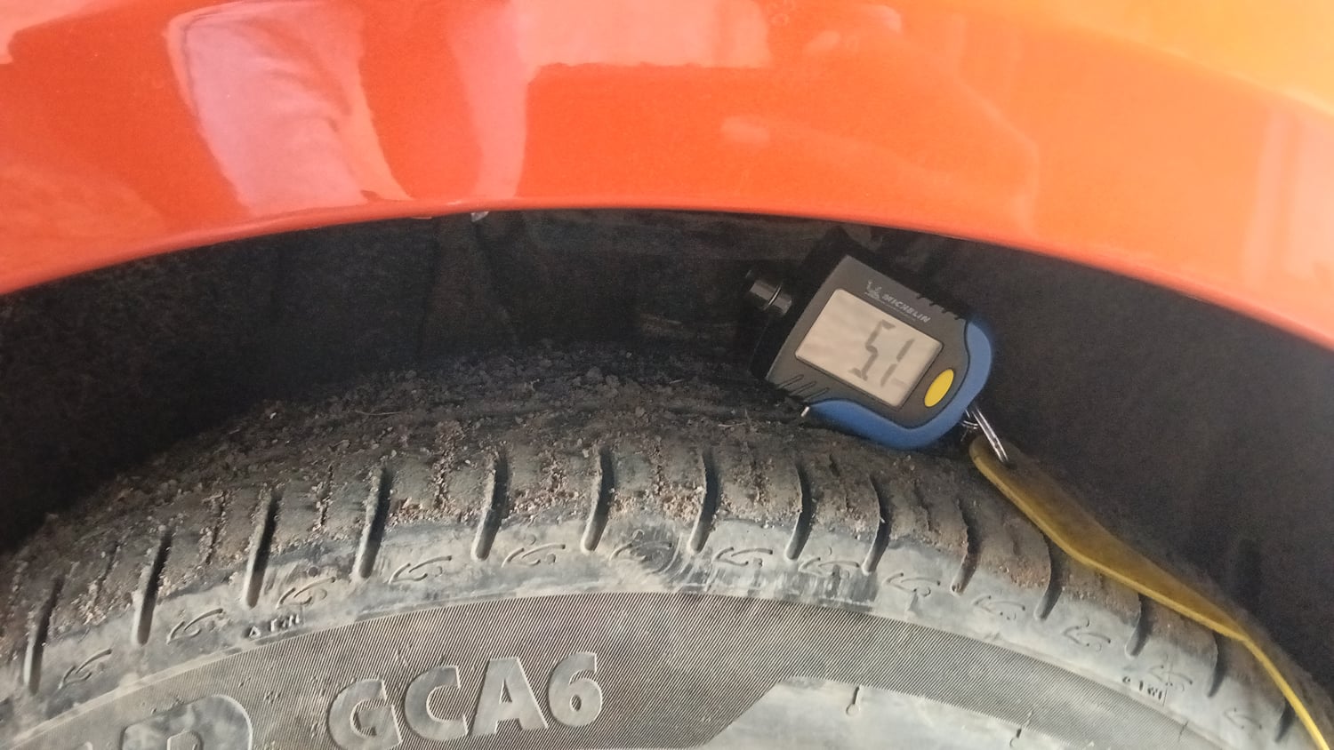 Used 2026 Tata Altroz Racer R3 Petrol Manual tyres RIGHT FRONT TYRE TREAD VIEW