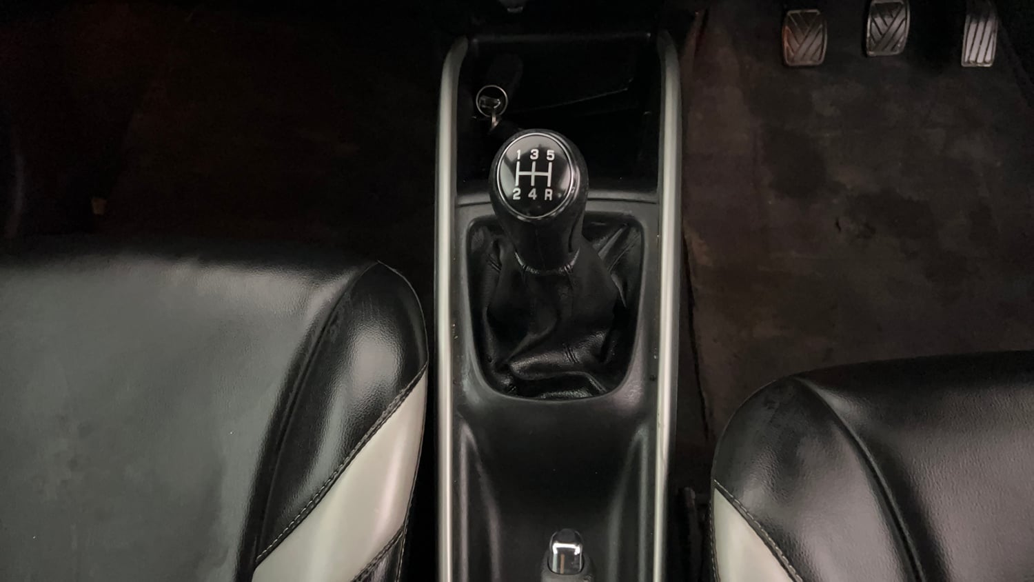 Used 2018 Maruti Suzuki Baleno Zeta 1.2 Petrol Manual interior GEAR  KNOB VIEW