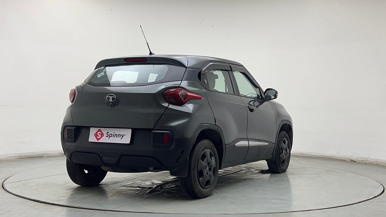 Used 2024 Tata Punch Accomplished iCNG Cng Manual exterior RIGHT REAR CORNER VIEW