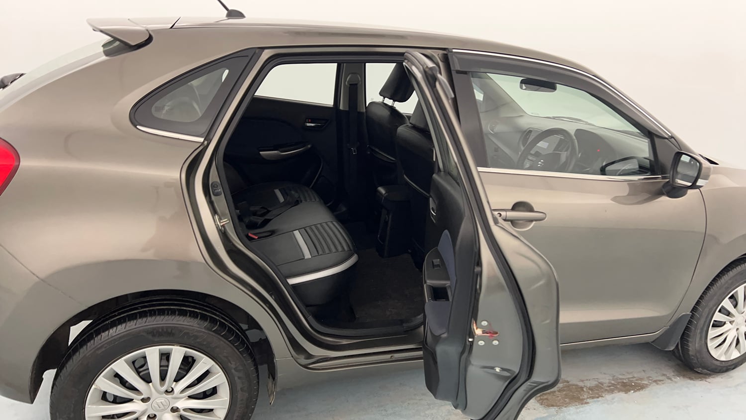 Used 2021 Maruti Suzuki Baleno Delta Petrol Manual interior RIGHT SIDE REAR DOOR CABIN VIEW