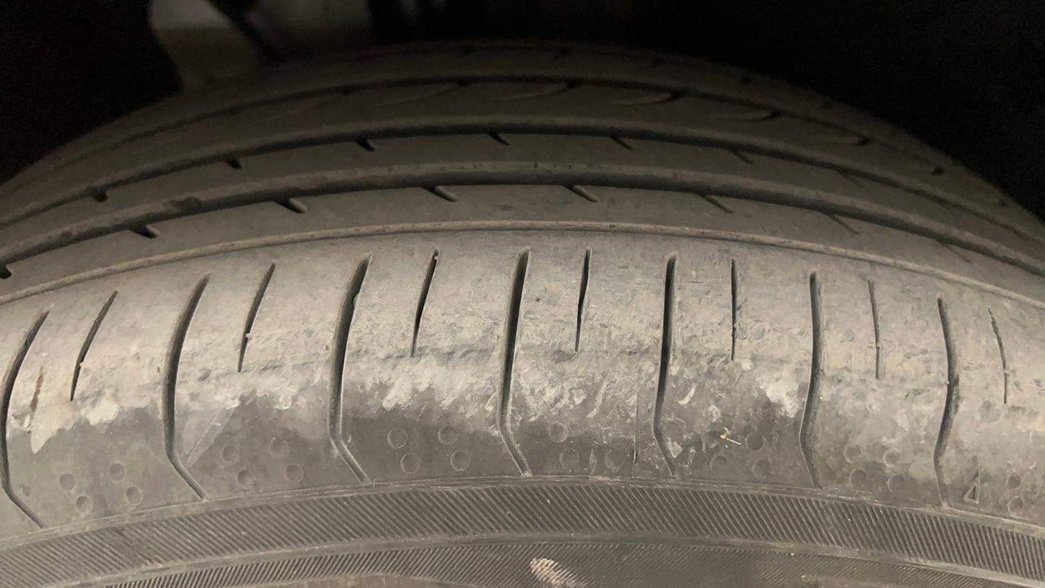 Used 2024 Mahindra XUV700 AX7 Diesel MT 7 STR Diesel Manual tyres RIGHT FRONT TYRE TREAD VIEW