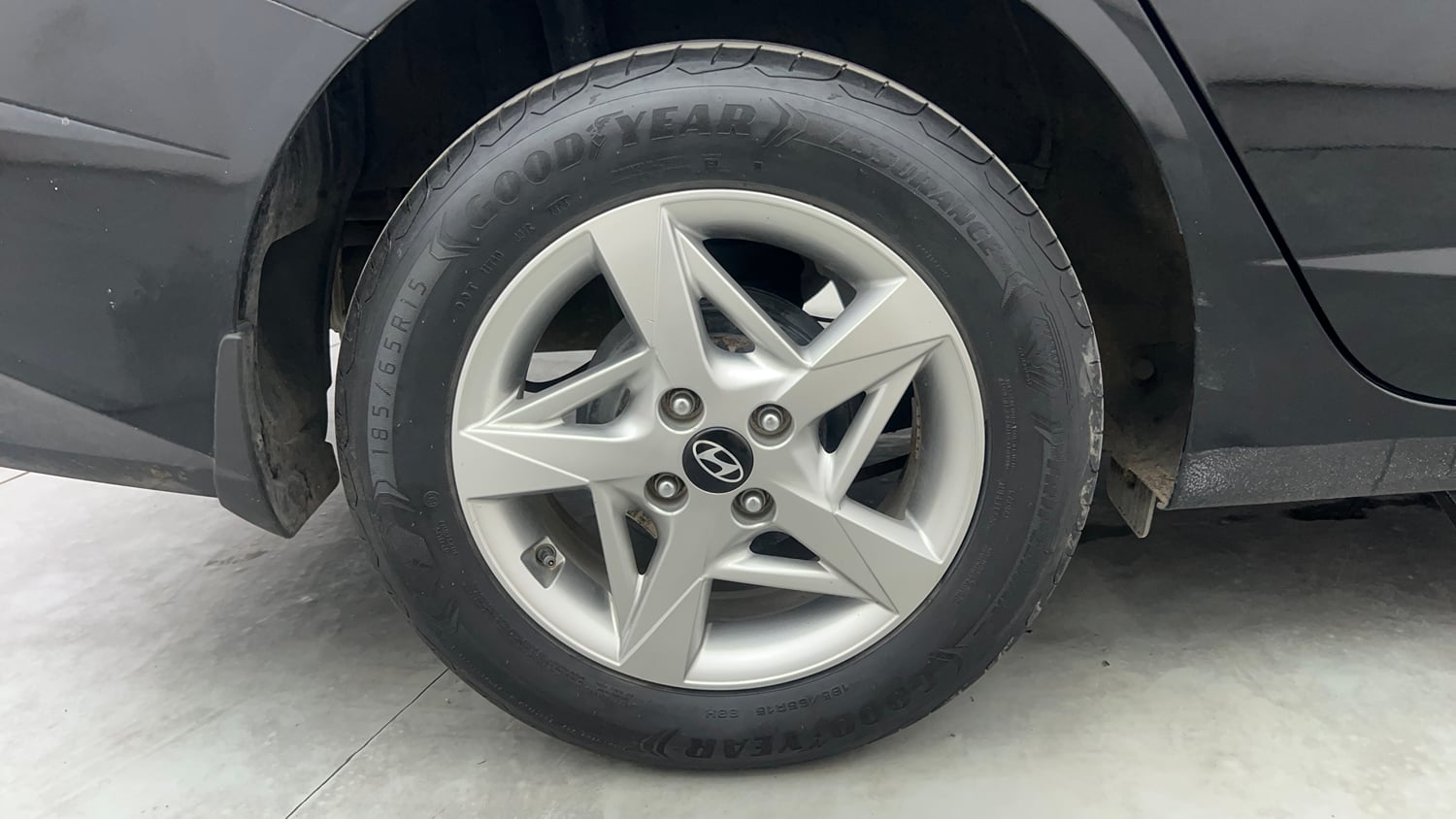 Used 2023 Hyundai Verna S 1.5 Petrol MT Petrol Manual tyres RIGHT REAR TYRE RIM VIEW