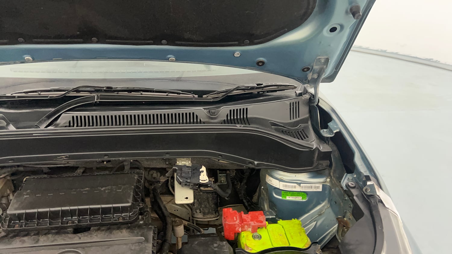 Used 2022 Tata Punch Accomplished MT Petrol Manual engine ENGINE LEFT SIDE HINGE & APRON VIEW