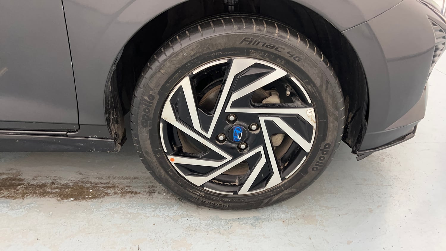 Used 2024 Hyundai New i20 Asta 1.2 MT Petrol Manual tyres RIGHT FRONT TYRE RIM VIEW