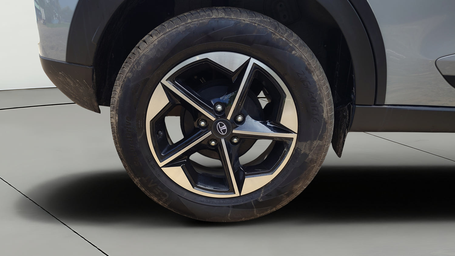 Used 2026 Tata Nexon Creative Plus (PS) 1.2 iCNG 6MT Dual Tone Cng Manual tyres RIGHT REAR TYRE RIM VIEW