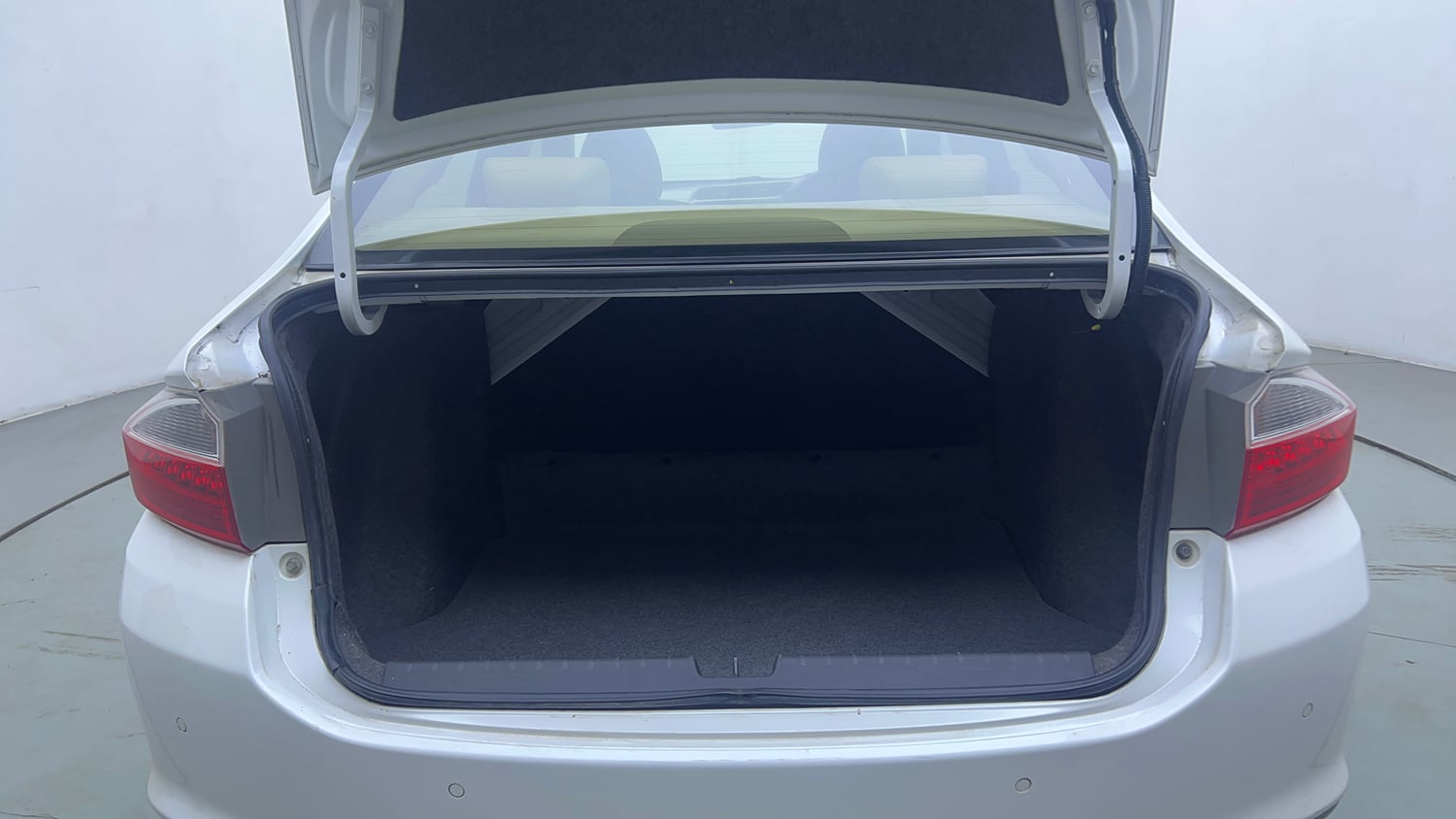 Used 2020 Honda City ZX CVT Petrol Petrol Automatic interior DICKY INSIDE VIEW