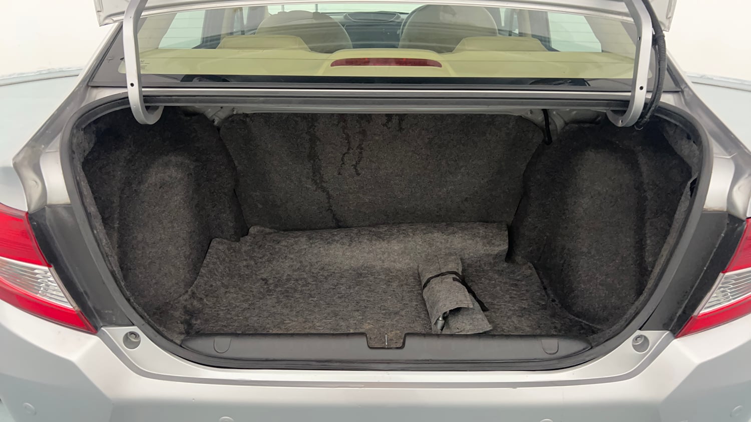 Used 2020 Honda Amaze 1.2 VX MT Petrol Petrol Manual interior DICKY INSIDE VIEW