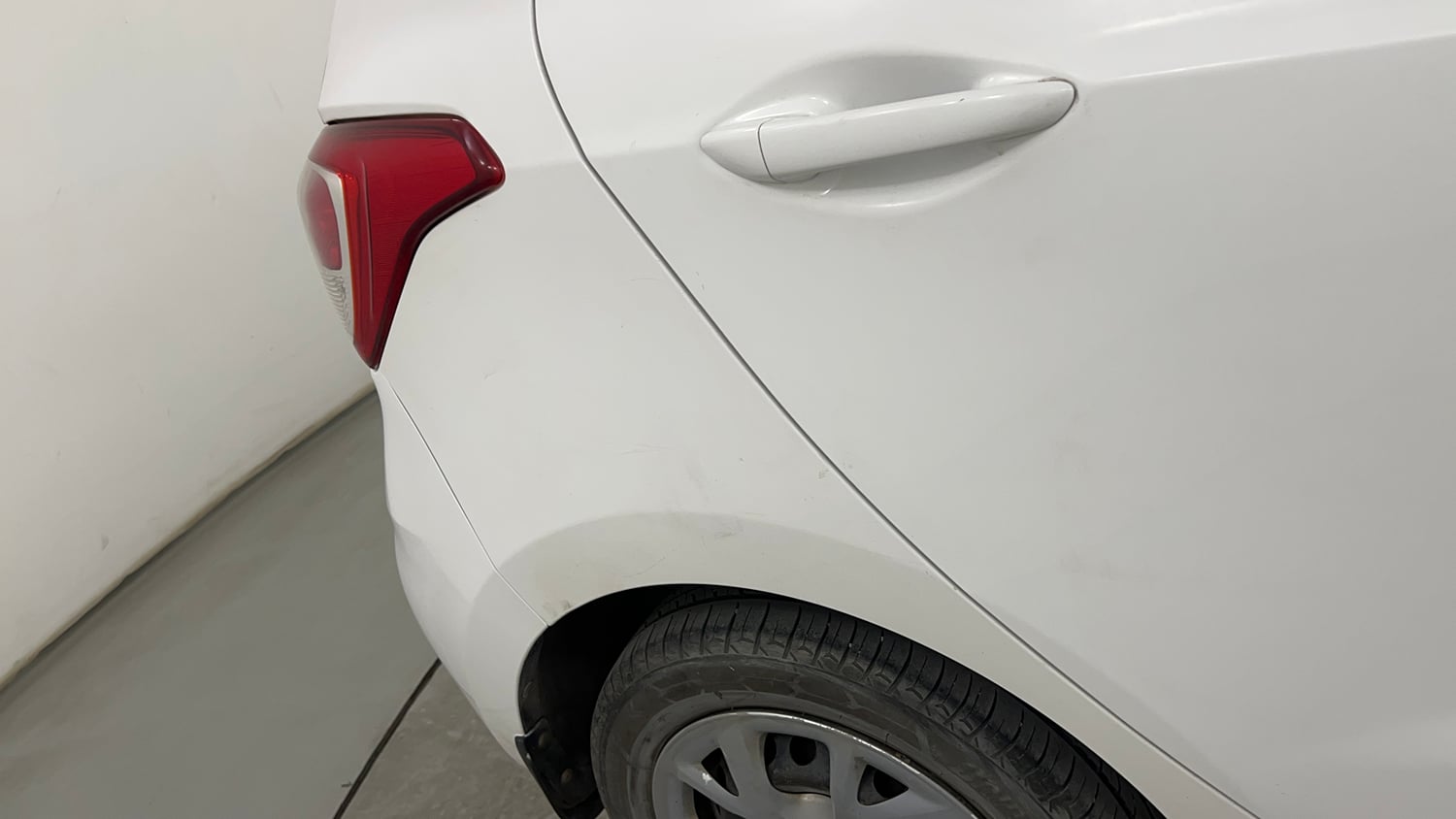 Used 2018 Hyundai Grand i10 Magna 1.2 Kappa VTVT Petrol Manual dents MINOR DENT