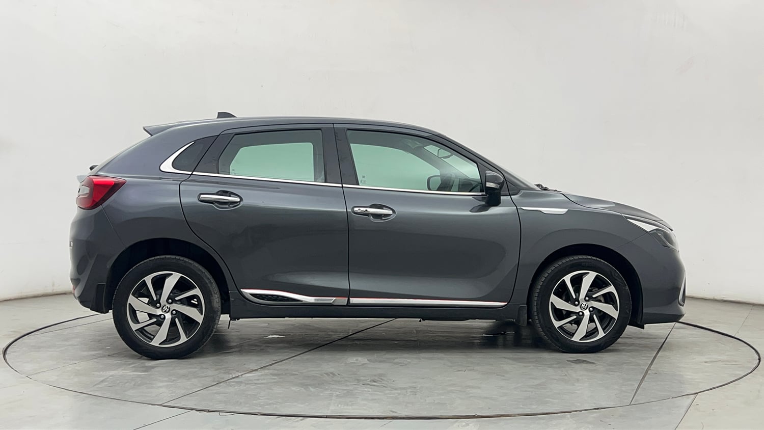Used 2023 Toyota Glanza V Petrol Manual exterior RIGHT SIDE VIEW