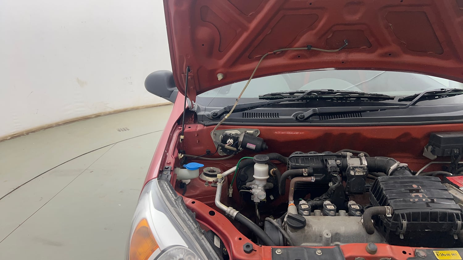 Used 2017 Maruti Suzuki Alto 800 LXi Petrol Manual engine ENGINE RIGHT SIDE HINGE & APRON VIEW