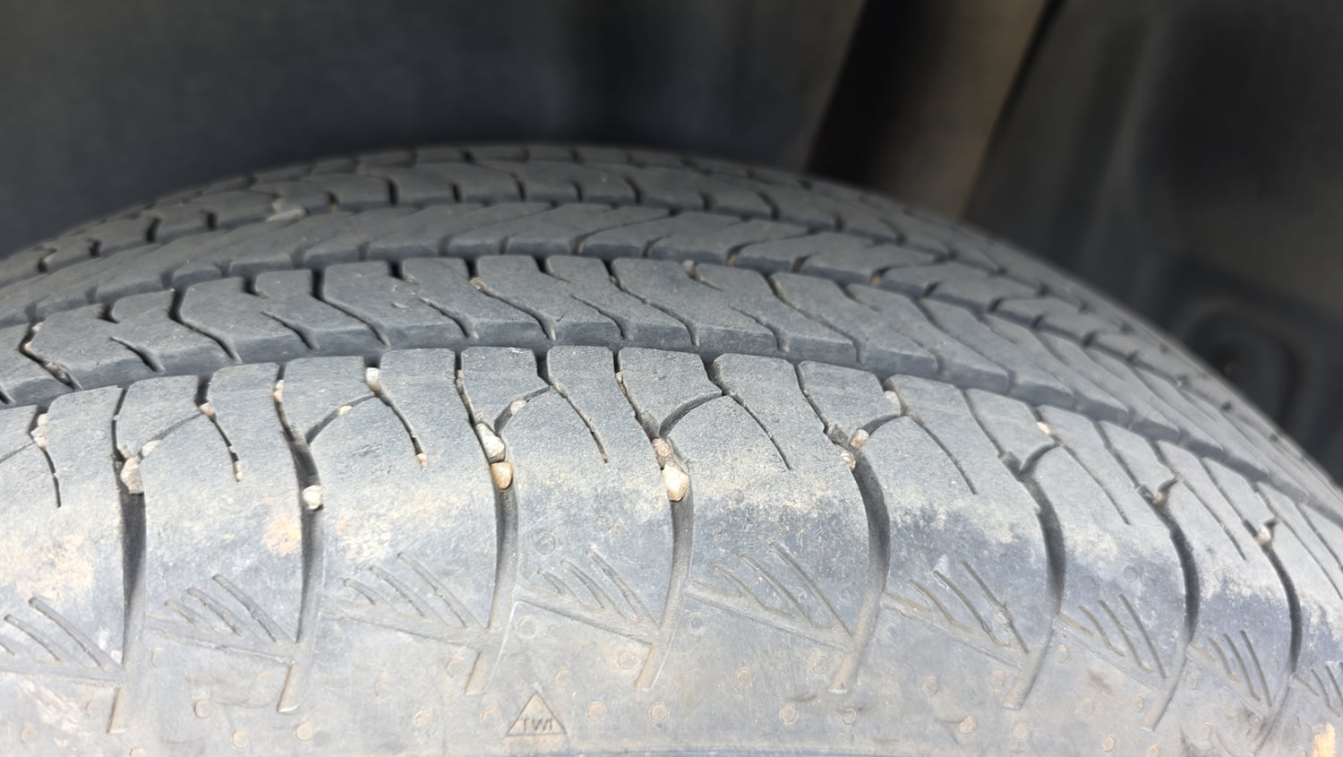 Used 2023 Maruti Suzuki Grand Vitara Zeta Smart Hybrid Petrol Manual tyres LEFT REAR TYRE TREAD VIEW