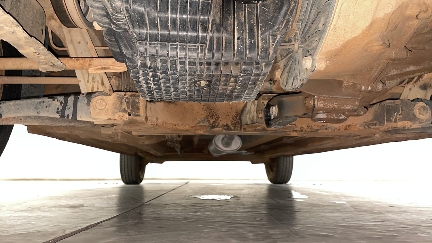 Used 2023 Renault Kwid RXT 1.0 Petrol Manual extra FRONT LEFT UNDERBODY VIEW