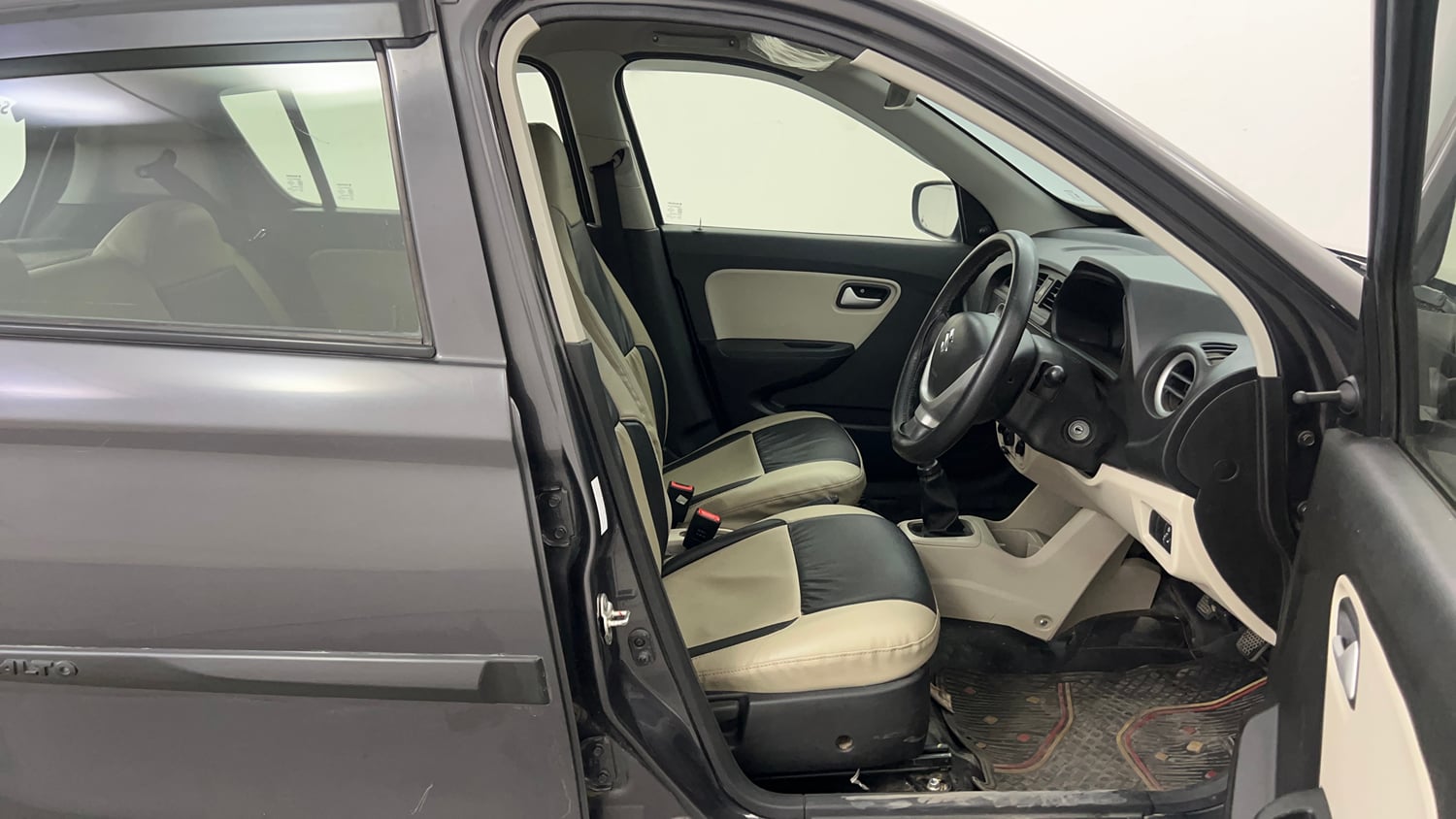 Used 2022 Maruti Suzuki Alto 800 VXi Petrol Manual interior RIGHT SIDE FRONT DOOR CABIN VIEW