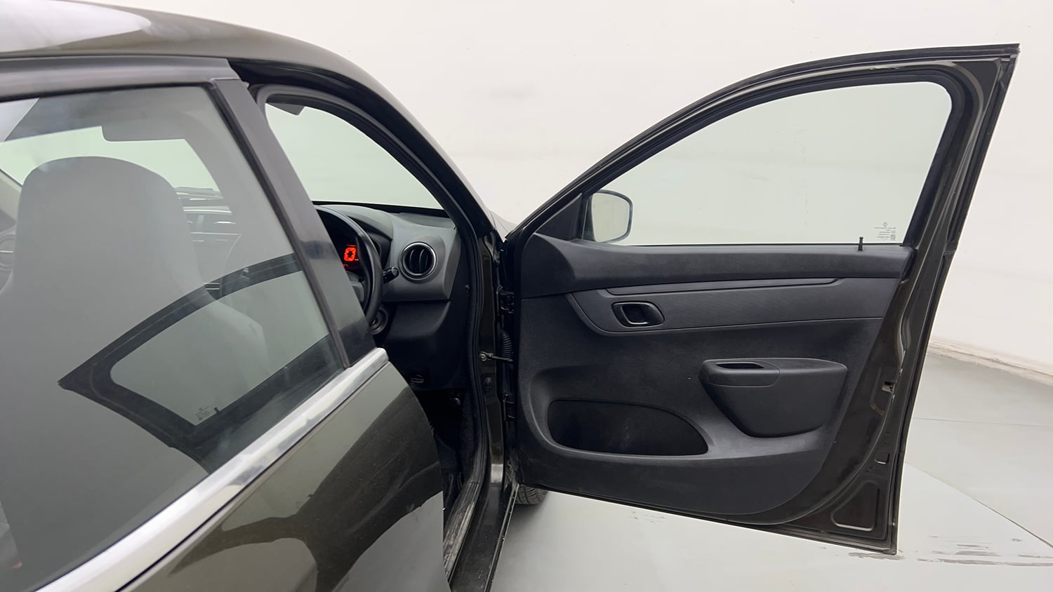 Used 2017 Renault Kwid 1.0 RXT AMT Opt Petrol Automatic interior RIGHT FRONT DOOR OPEN VIEW