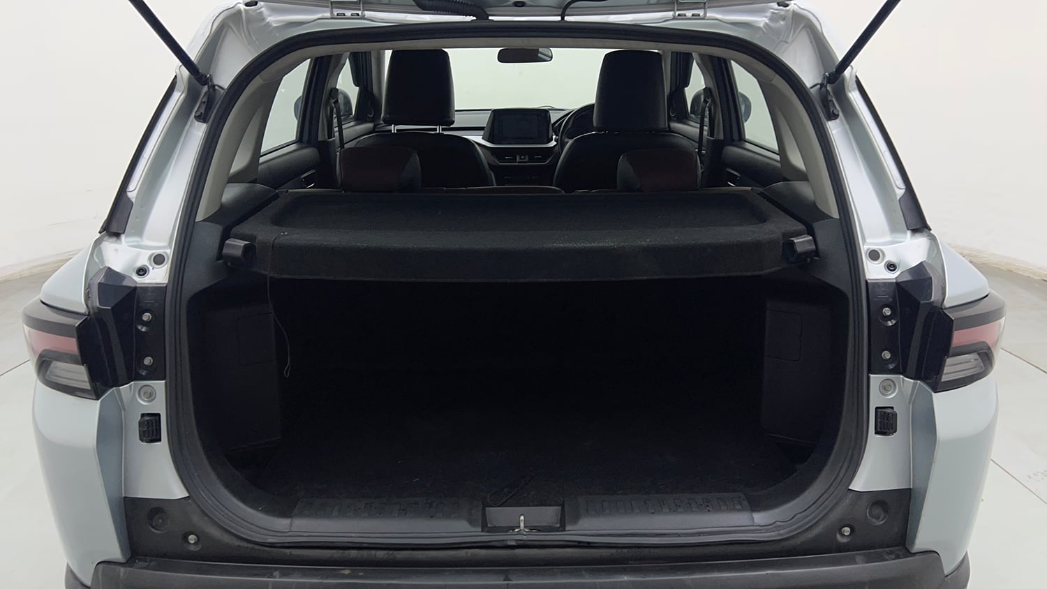 Used 2023 Maruti Suzuki Brezza ZXi AT Petrol Automatic interior DICKY INSIDE VIEW