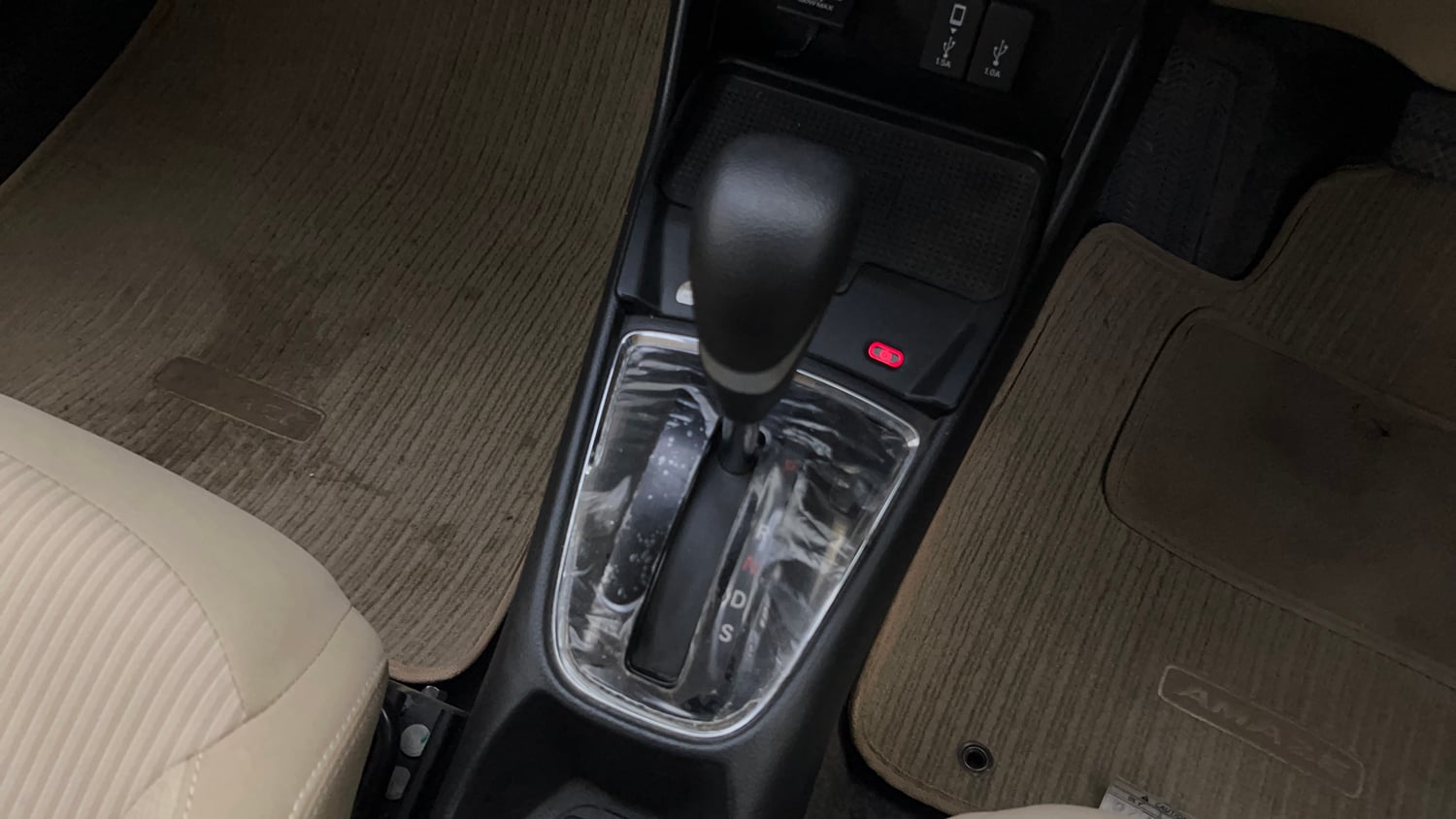 Used 2024 honda Amaze 2nd Generation VX 1.2 Petrol CVT Petrol Automatic interior GEAR  KNOB VIEW