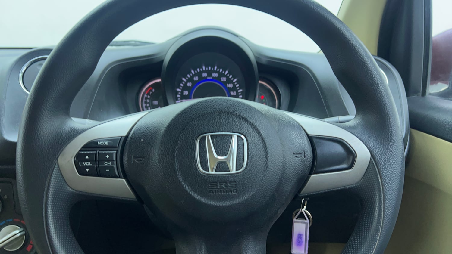 Used 2016 Honda Amaze 1.2 VX AT i-VTEC Petrol Automatic top_features Steering mounted controls