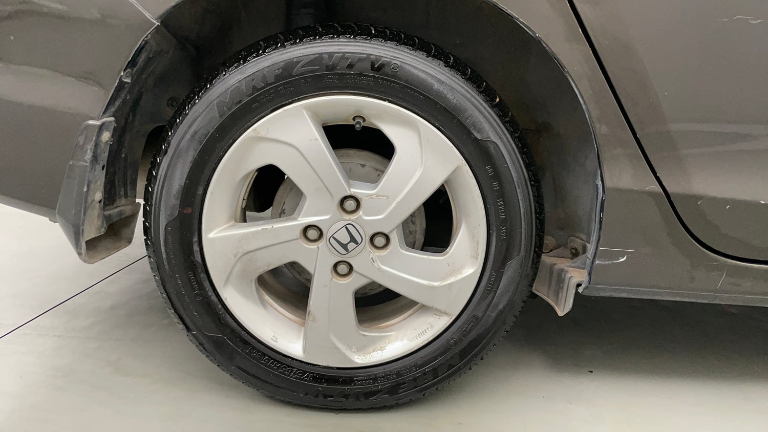 Used 2016 Honda City VX Petrol Manual tyres RIGHT REAR TYRE RIM VIEW