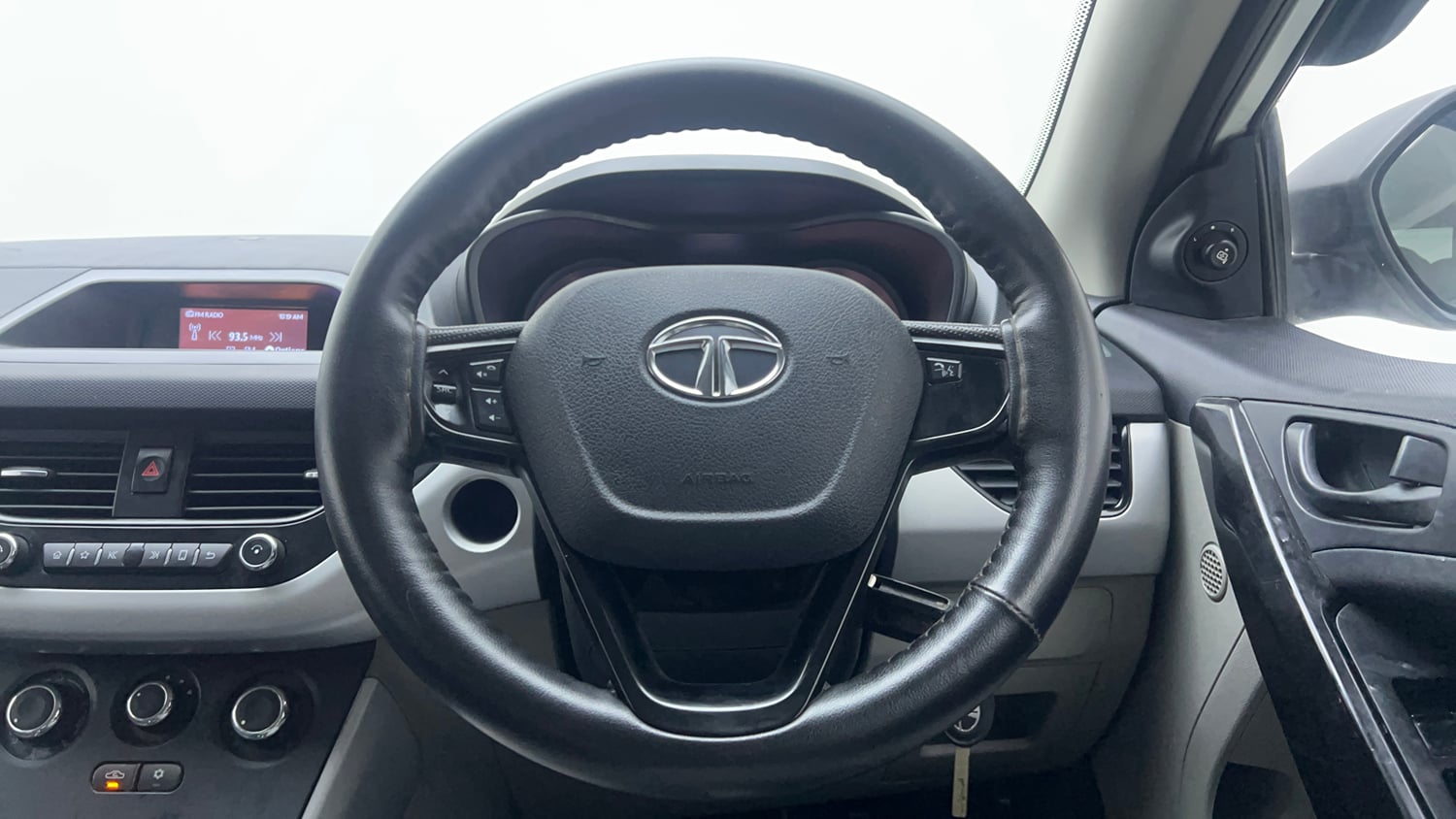 Used 2019 Tata Nexon XM Petrol Manual interior STEERING VIEW