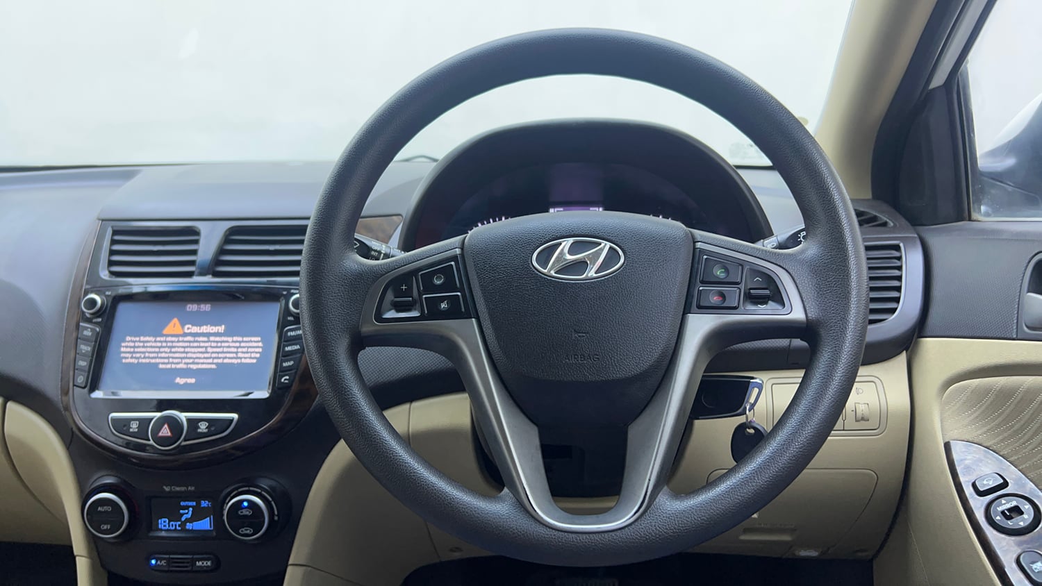 Used 2016 Hyundai Verna 1.6 VTVT SX AT Petrol Automatic interior STEERING VIEW