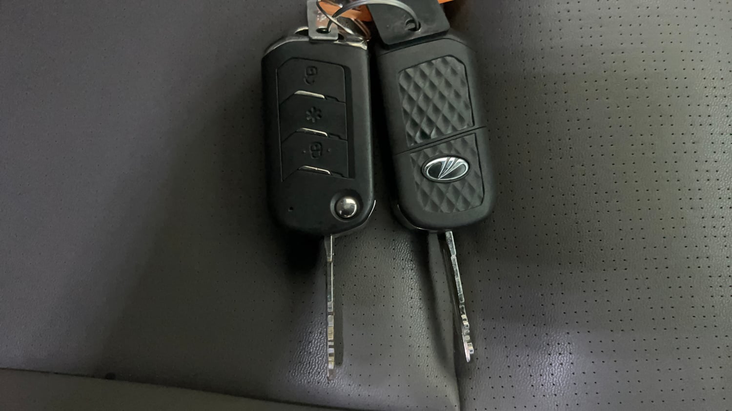 Used 2022 mahindra Thar LX Hard Top Petrol AT 4WD Petrol Automatic extra CAR KEY VIEW