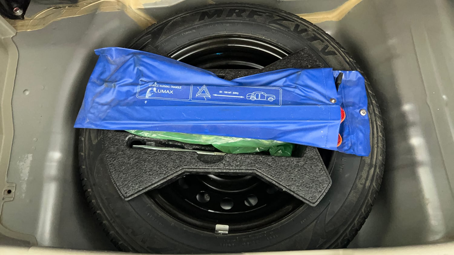 Used 2016 Maruti Suzuki Celerio VXi AMT Petrol Automatic tyres SPARE TYRE VIEW