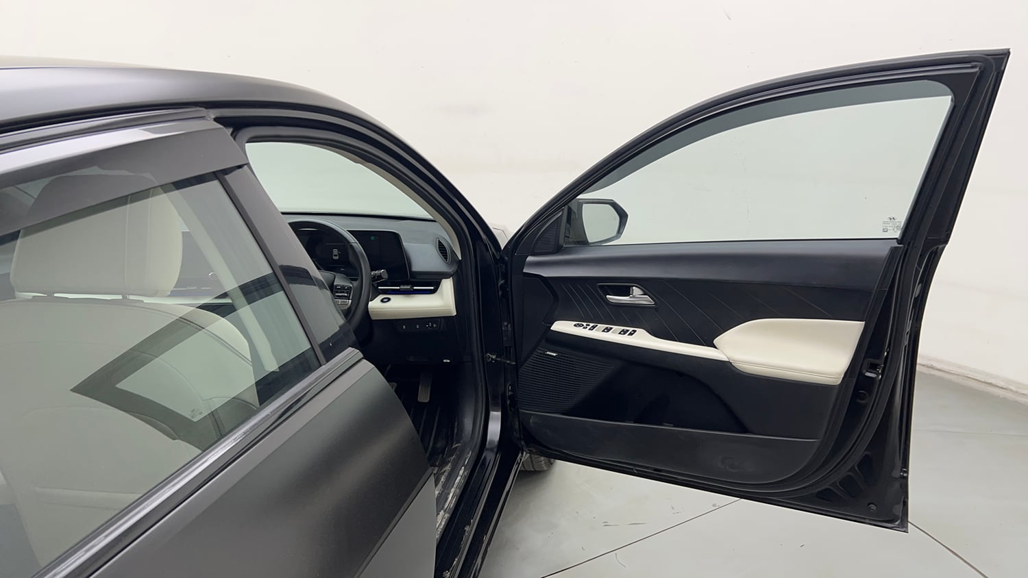 Used 2023 Hyundai Verna SX (O) 1.5 Petrol IVT Petrol Automatic interior RIGHT FRONT DOOR OPEN VIEW