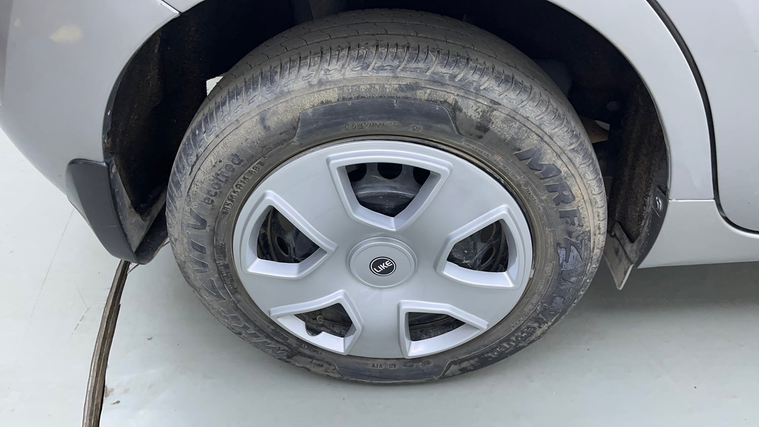 Used 2021 Maruti Suzuki Baleno Delta Petrol Manual tyres RIGHT REAR TYRE RIM VIEW