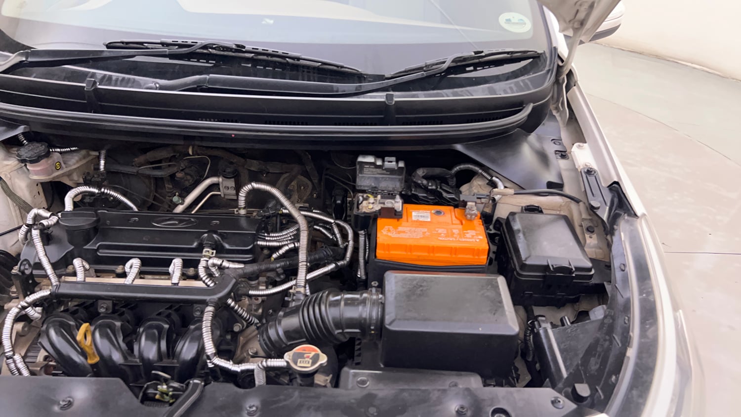 Used 2016 Hyundai Elite i20 Sportz 1.2 Petrol Manual engine ENGINE LEFT SIDE HINGE & APRON VIEW