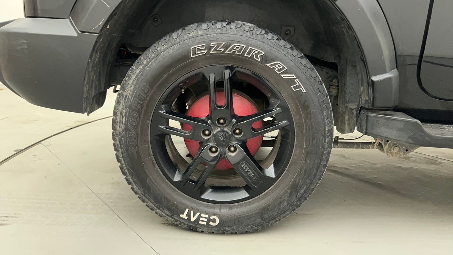 Used 2022 mahindra Thar LX Hard Top Petrol AT 4WD Petrol Automatic tyres RIGHT REAR TYRE RIM VIEW